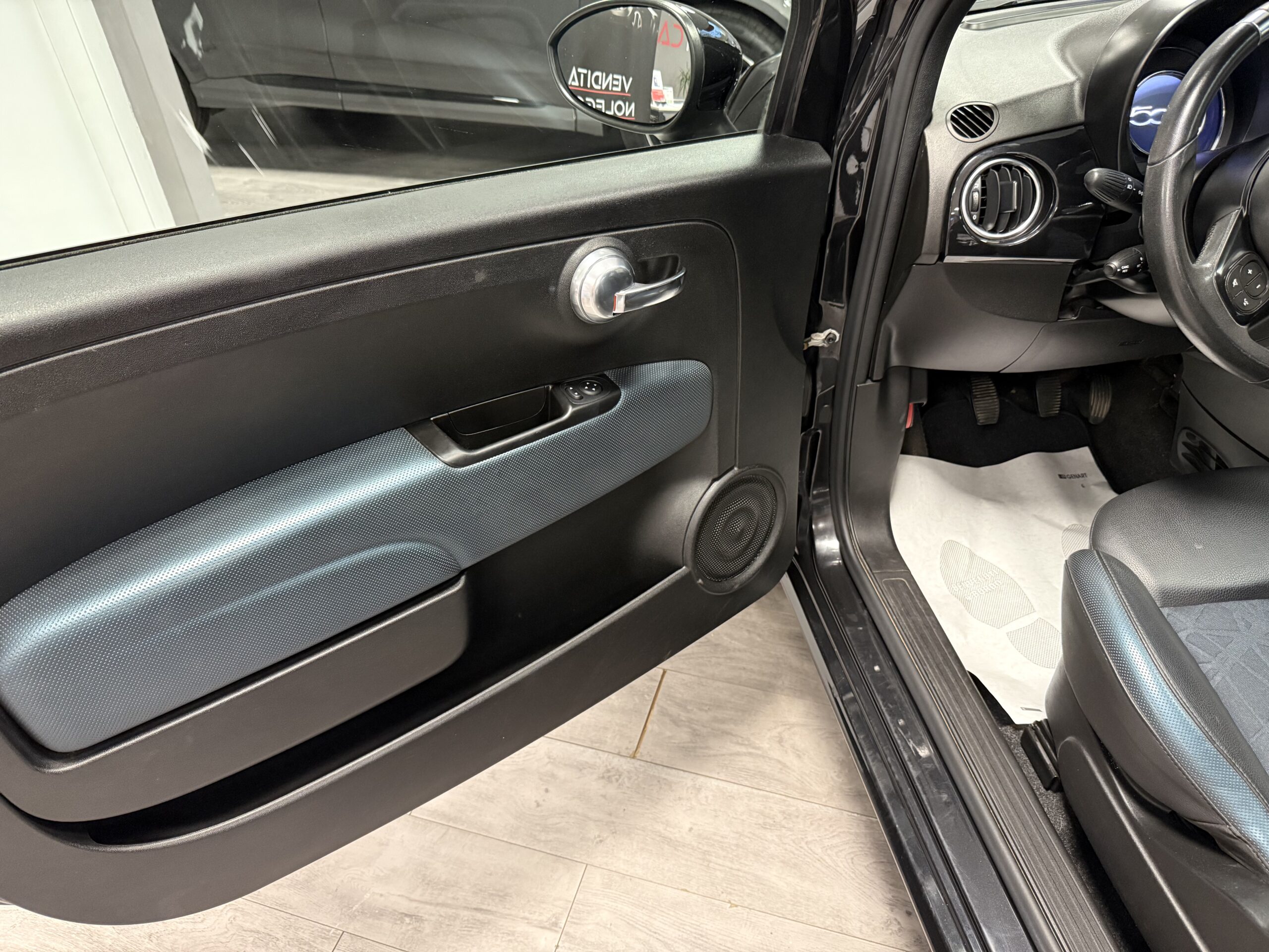 Fiat 500 1.0 Hybrid LAUNCH EDITION SUPER PREZZO Fiat 500 1.0 Hybrid LAUNCH EDITION SUPER PREZZO