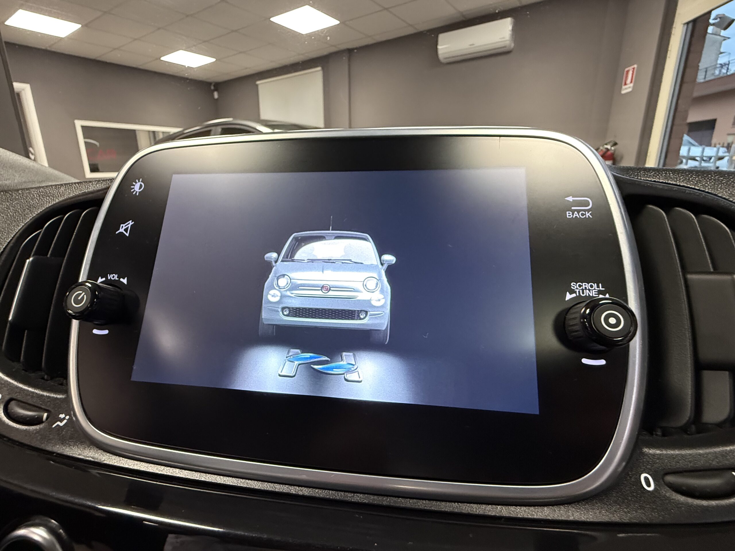 Fiat 500 1.0 Hybrid LAUNCH EDITION SUPER PREZZO Fiat 500 1.0 Hybrid LAUNCH EDITION SUPER PREZZO